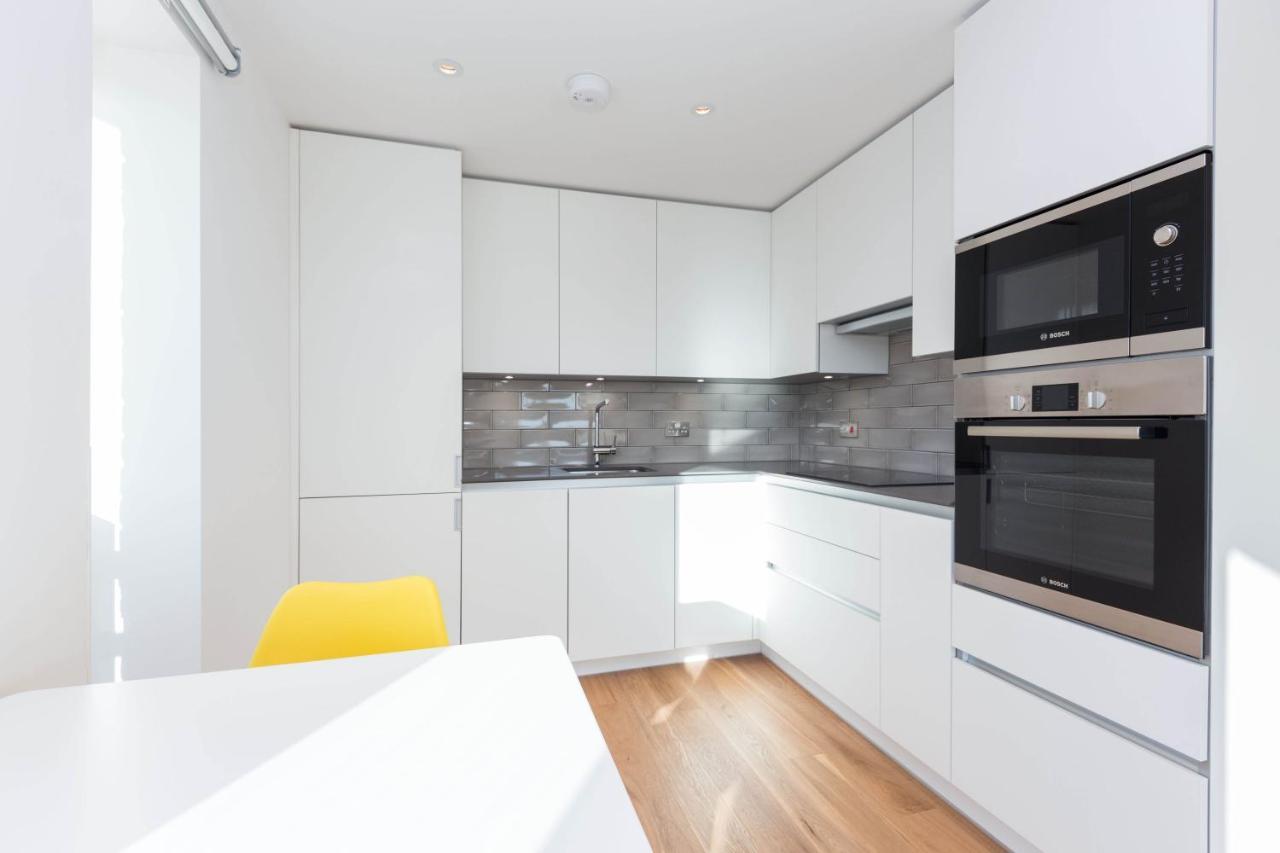 Spacious & Modern 1 Bedroom Close To Station In E16 London Eksteriør billede