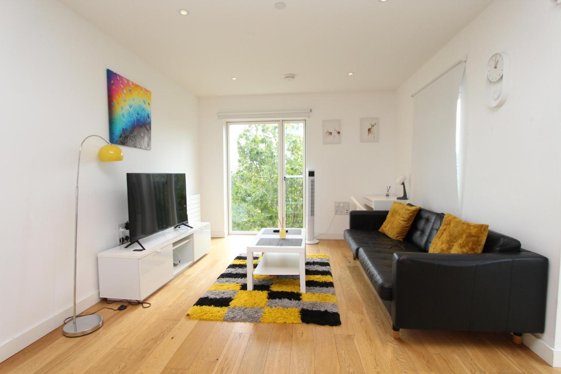 Spacious & Modern 1 Bedroom Close To Station In E16 London Eksteriør billede