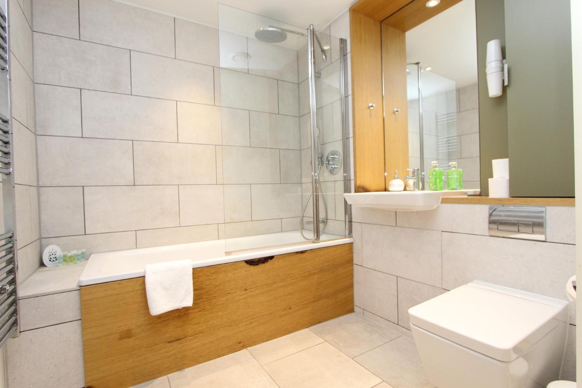 Spacious & Modern 1 Bedroom Close To Station In E16 London Eksteriør billede